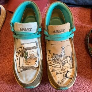 Custom painted ariat spitfire